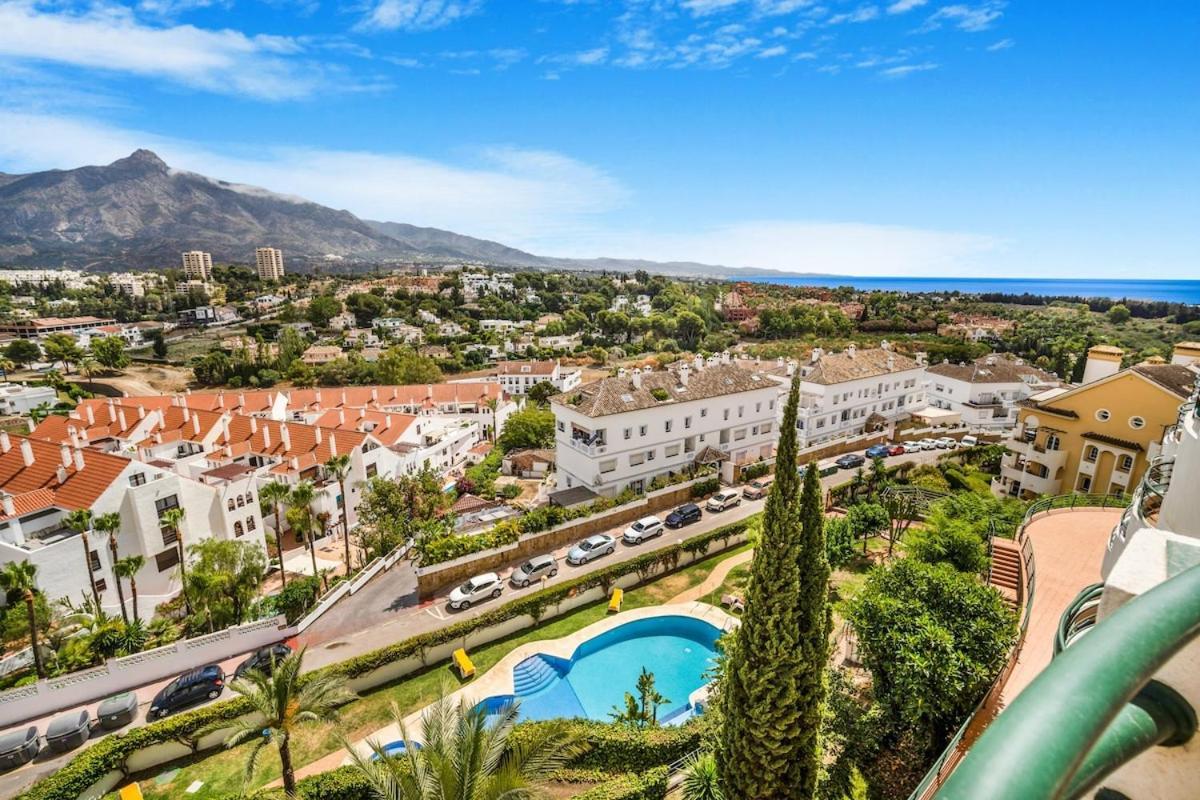 Amazing With Sea View In Puerto Banus *
