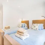 Amazing Apartment With Sea View In Puerto Banus