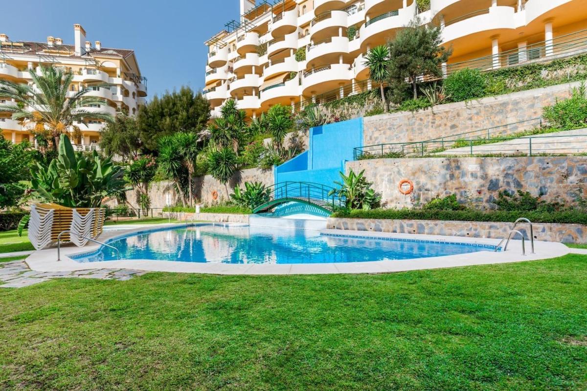 Amazing With Sea View In Puerto Banus