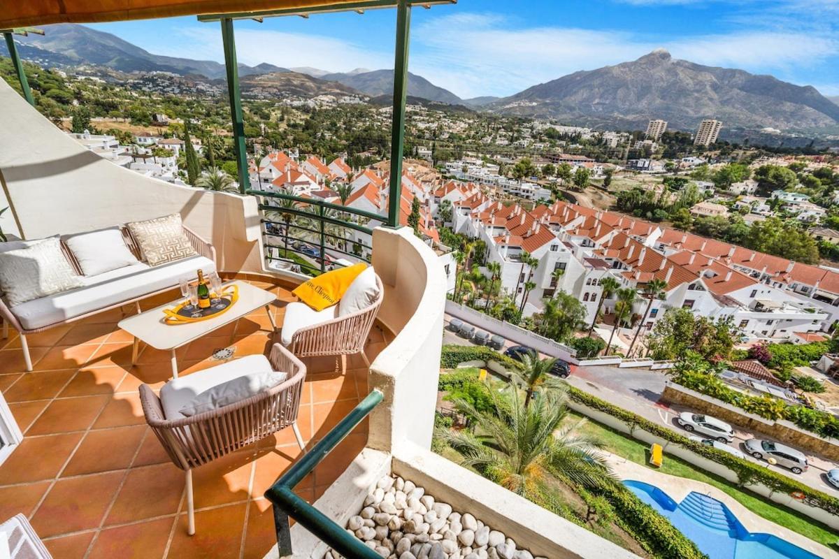 Amazing With Sea View In Puerto Banus *