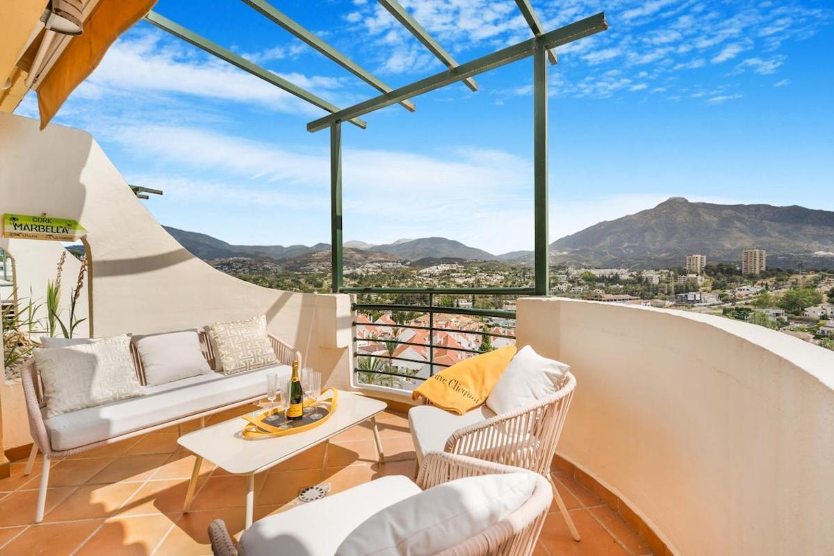 Amazing With Sea View In Puerto Banus *